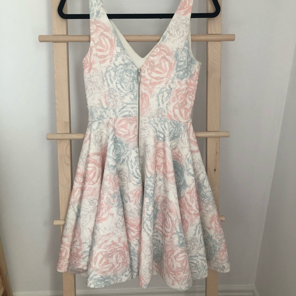 Elle by RW and CO floral dress size 0 - Picture 4 of 9